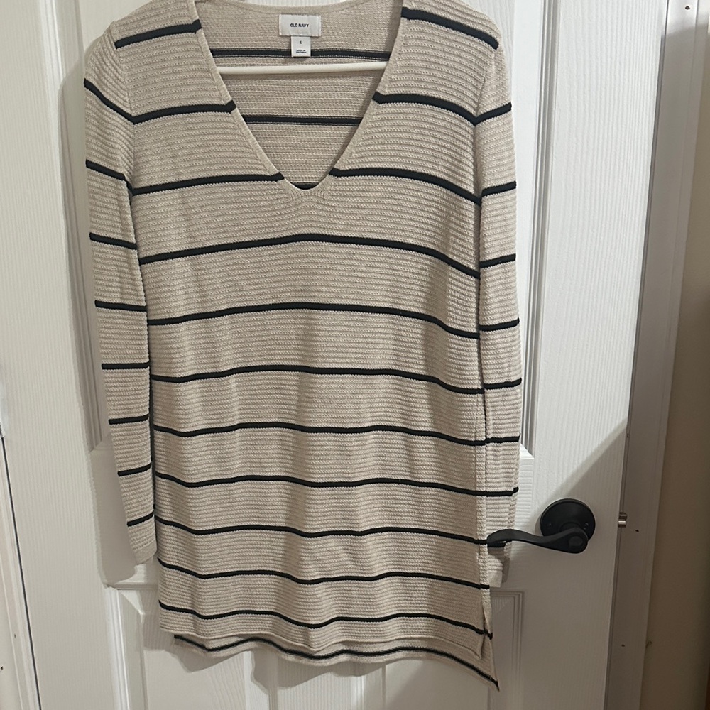 Banana Republic Black and Cream Striped Long Sleeve Tunic Sweater